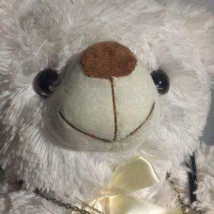 Meet your Posher, Tee